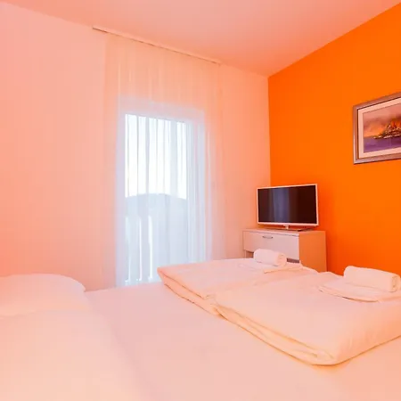 Strandnahes Mit Garten In Tatil Evi Ražanj