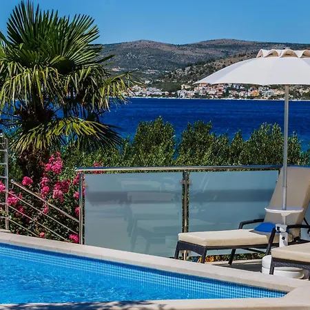 Tatil Evi Strandnahes Mit Garten In Ražanj
