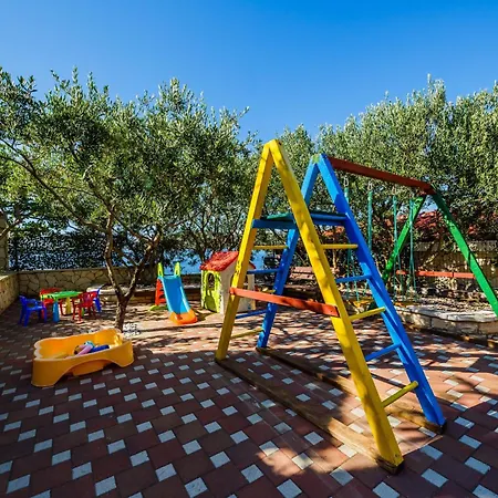 Tatil Evi Strandnahes Mit Garten In